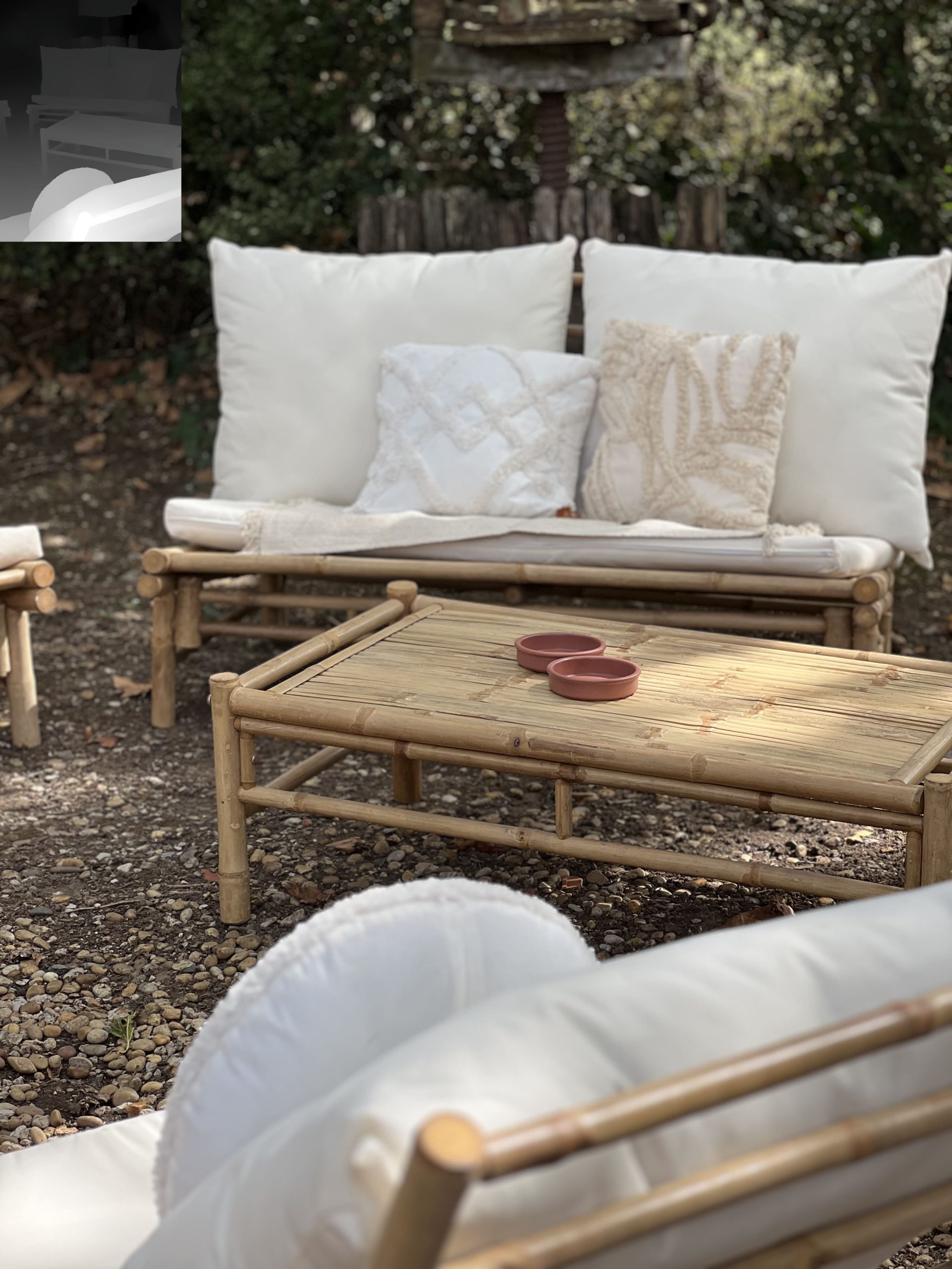 Salon en bambou pour coin élégant et tranquille pour un mariage Salon en bambou pour coin élégant et tranquille pour un mariage