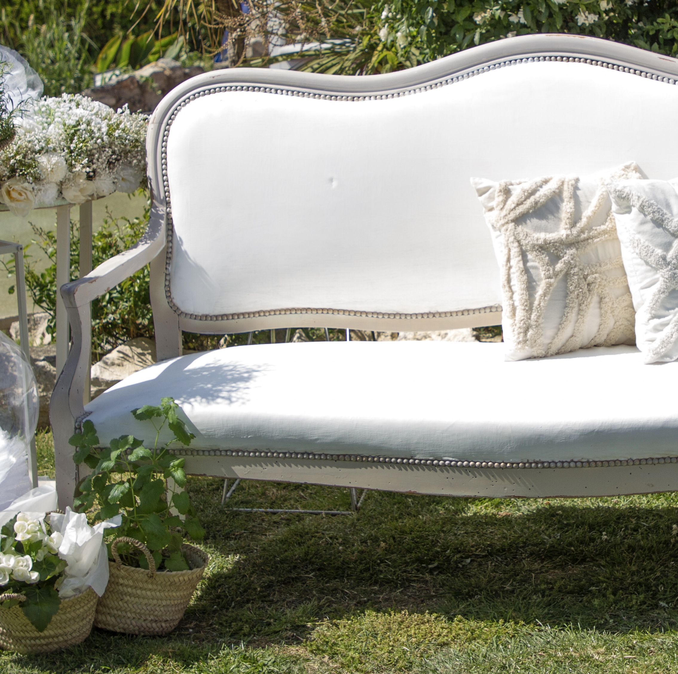 Canapé et Fauteuils Marseillais Banquette et fauteuils Marseillais en location – Élégance provençale pour mariage Ensemble banquette et fauteuils Marseillais – Charme authentique pour événements Location de fauteuils Marseillais – Ambiance cosy et raffinée Décoration élégante avec banquette Marseillaise – Parfait pour baptêmes et anniversaires Assises provençales pour événement – Banquette et fauteuils Marseillais Canapé et Fauteuils Marseillais Banquette et fauteuils Marseillais en location – Élégance provençale pour mariage Ensemble banquette et fauteuils Marseillais – Charme authentique pour événements Location de fauteuils Marseillais – Ambiance cosy et raffinée Décoration élégante avec banquette Marseillaise – Parfait pour baptêmes et anniversaires Assises provençales pour événement – Banquette et fauteuils Marseillais